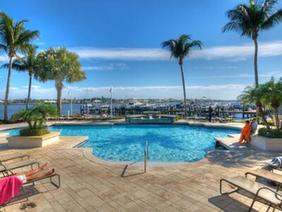 140 Yacht Club Way, Hypoluxo, FL 33462