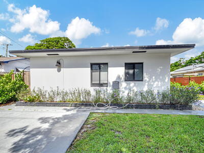 344 SE 4th Avenue E, Delray Beach, FL 33483