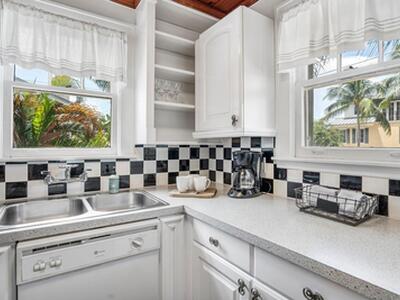 102 SE 7th Avenue, Delray Beach, FL 33483