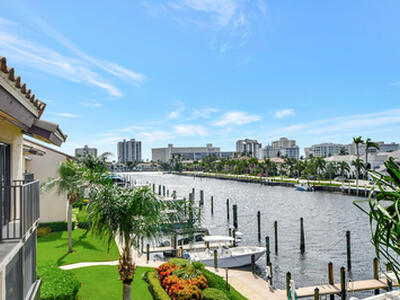 270 Captains Walk, Delray Beach, FL 33483