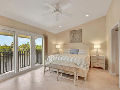 270 Captains Walk, Delray Beach, FL 33483