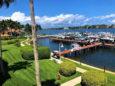 140 Yacht Club Way, Hypoluxo, FL 33462