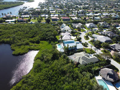 8902 SE Marina Bay Drive, Hobe Sound, FL 33455