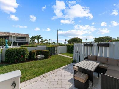 700 NE 20th Lane, Boynton Beach, FL 33435