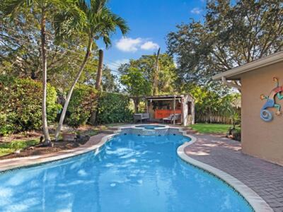 2220 W Pineridge Court, Delray Beach, FL 33444