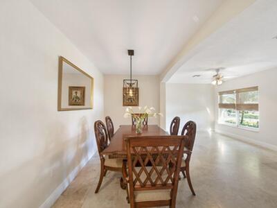 2220 W Pineridge Court, Delray Beach, FL 33444