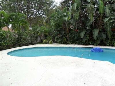 100 Cape Pointe Circle, Jupiter, FL 33477