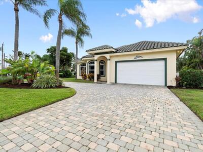 72 Waterway Road, Jupiter, FL 33469