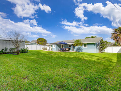 8776 SE Alabama Place, Hobe Sound, FL 33455