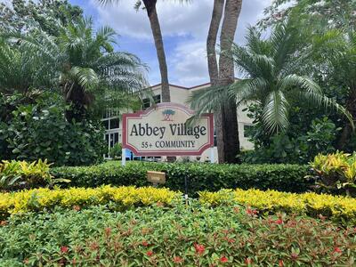 1 Abbey Lane, Delray Beach, FL 33446