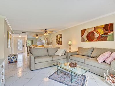 22 Abbey Lane, Delray Beach, FL 33446