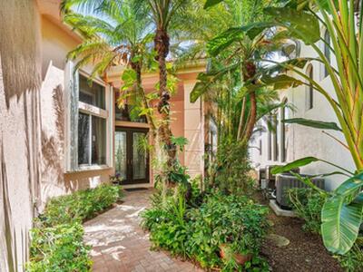 7081 Mallorca Crescent, Boca Raton, FL 33433