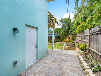 300 SE 7th Avenue, Delray Beach, FL 33483