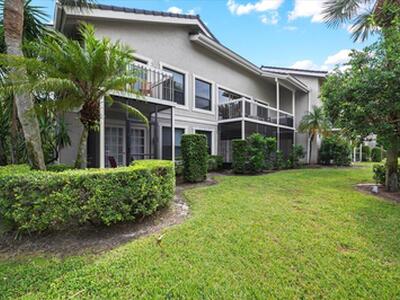 11863 Wimbledon Circle, Wellington, FL 33414