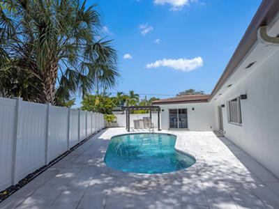 2556 Middle River Drive, Fort Lauderdale, FL 33305