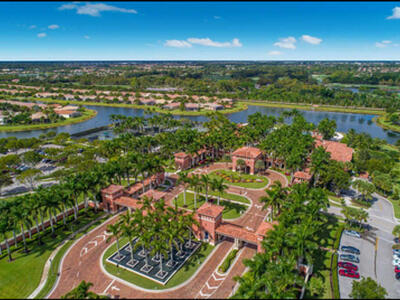 1902 Via Castello, Wellington, FL 33411