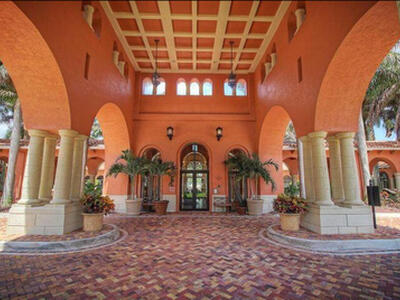 1902 Via Castello, Wellington, FL 33411