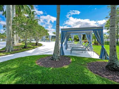 1902 Via Castello, Wellington, FL 33411