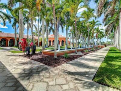 1902 Via Castello, Wellington, FL 33411