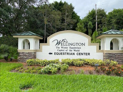 1902 Via Castello, Wellington, FL 33411