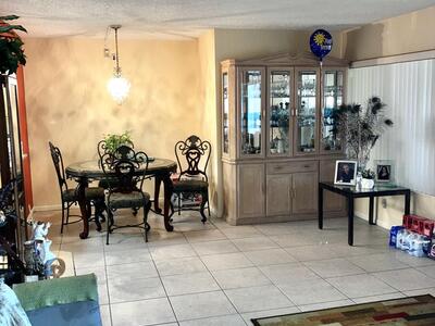 433 Pine Glen Lane, Greenacres, FL 33463