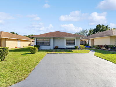 1390 Summit Run Circle, West Palm Beach, FL 33415