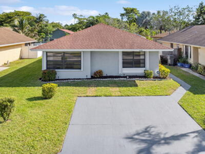 1390 Summit Run Circle, West Palm Beach, FL 33415