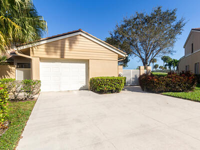 533 Prestwick Circle, Palm Beach Gardens, FL 33418