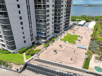 5380 N Ocean Drive, Singer Island, FL 33404