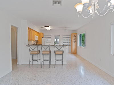 28 S Palmway, Lake Worth Beach, FL 33460