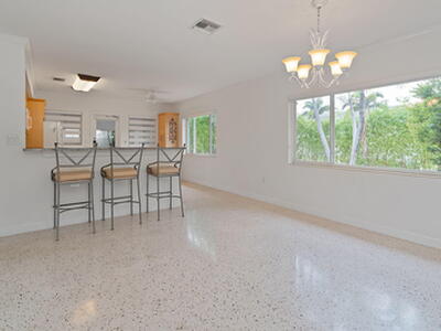 28 S Palmway, Lake Worth Beach, FL 33460