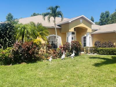 5475 NW North Crisona Circle, Port Saint Lucie, FL 34986