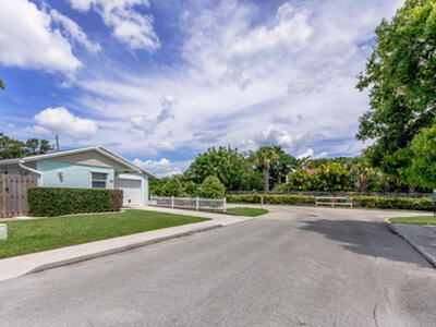 141 E Riverside Drive, Jupiter, FL 33469