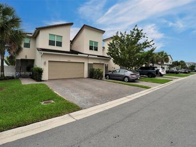 1100 Rio Court, Deerfield Beach, FL 33064