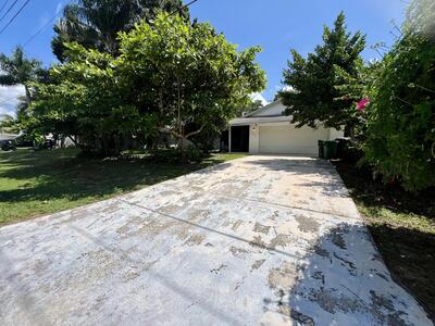 2617 SW Chestnut Lane, Port Saint Lucie, FL 34953