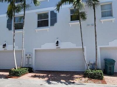 1282 Via De Fossi, Boynton Beach, FL 33426