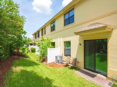 10019 W Villa Circle, Vero Beach, FL 32966