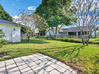 12186 Sycamore Lane, Wellington, FL 33414