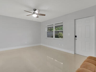 914 N Federal Highway, Lake Worth Beach, FL 33460