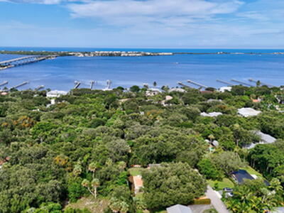 8 Miramar Road, Sewalls Point, FL 34996