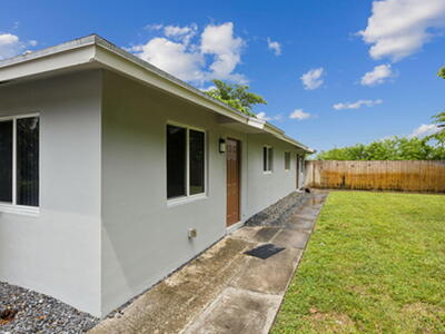 2227 NE 3rd Avenue, Delray Beach, FL 33444