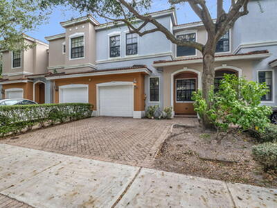 5020 S Chrystie Circle, Delray Beach, FL 33484