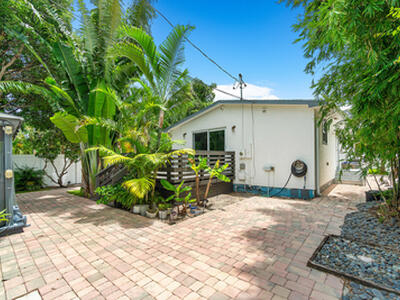 353 E Lakewood Road, West Palm Beach, FL 33405