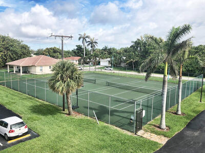 689 NE 6th Court, Boynton Beach, FL 33435