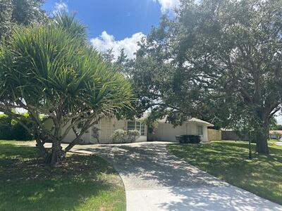 10881 Magnolia Street, Palm Beach Gardens, FL 33418