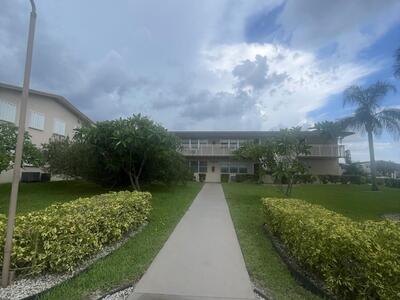 322 Chatham P, West Palm Beach, FL 33417