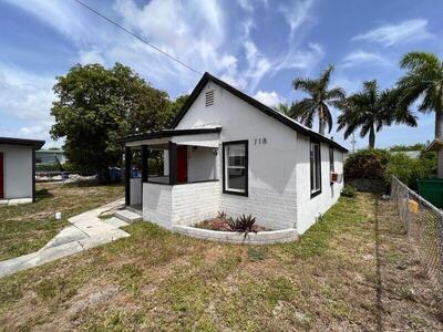 718 W 7th Street, Riviera Beach, FL 33404