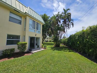 27 Colonial Club, Boynton Beach, FL 33435