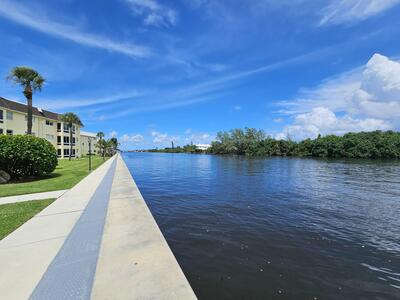 27 Colonial Club, Boynton Beach, FL 33435