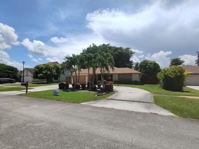 616 White Water Drive, West Palm Beach, FL 33413